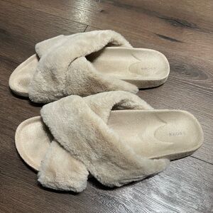 Birdies Robin Cream Faux Fur Sandal